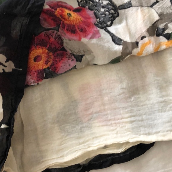 Beautiful Angie Floral Dress - Picture 4 of 8